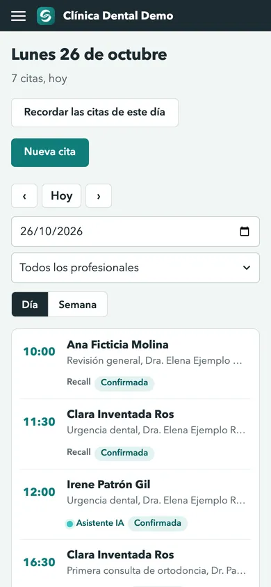 La misma agenda en el móvil: las citas del día en lista, con la marca de las que dio el asistente